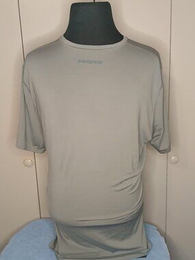 Patagonia Daily Men's Gray XXL Capilene Baselayer Tee (1051C4)